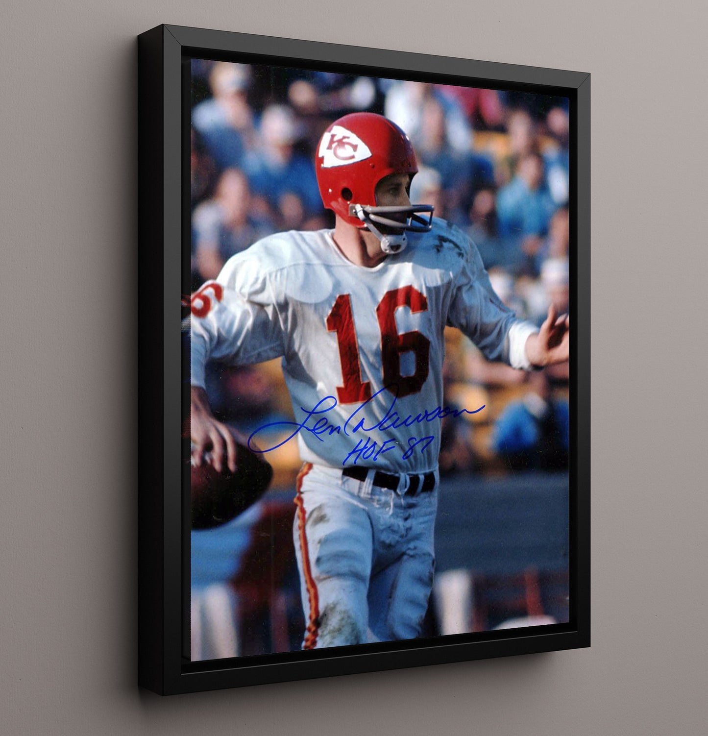 Len Dawson - Kansas City football Quarterback Rollout Pass HOF 87 Vintage Football Wall Art - 16x20 Framed Canvas football decor