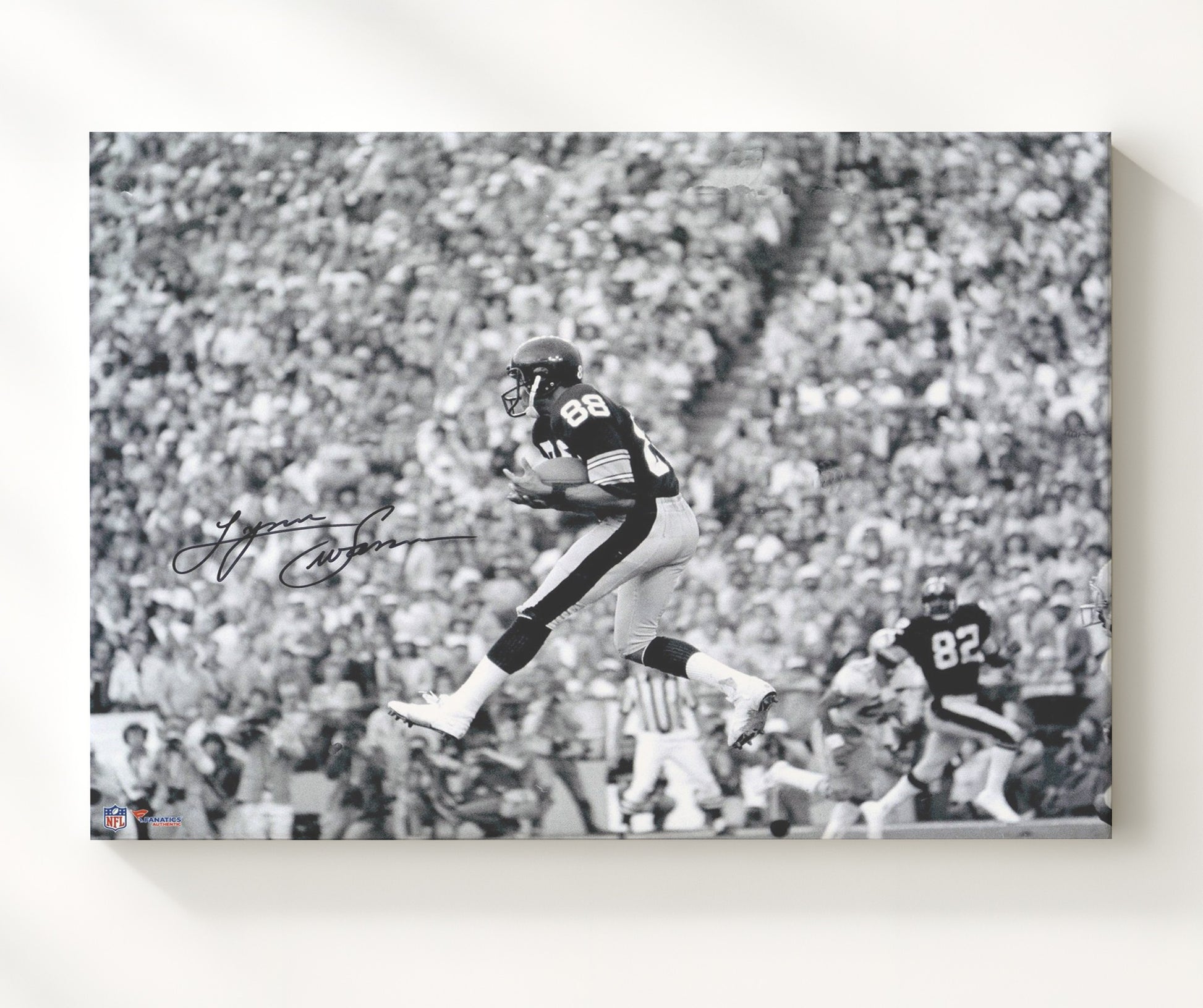 Lynn Swann - Legendary Leap Vintage Football Wall Art - 20x24 Canvas football decor