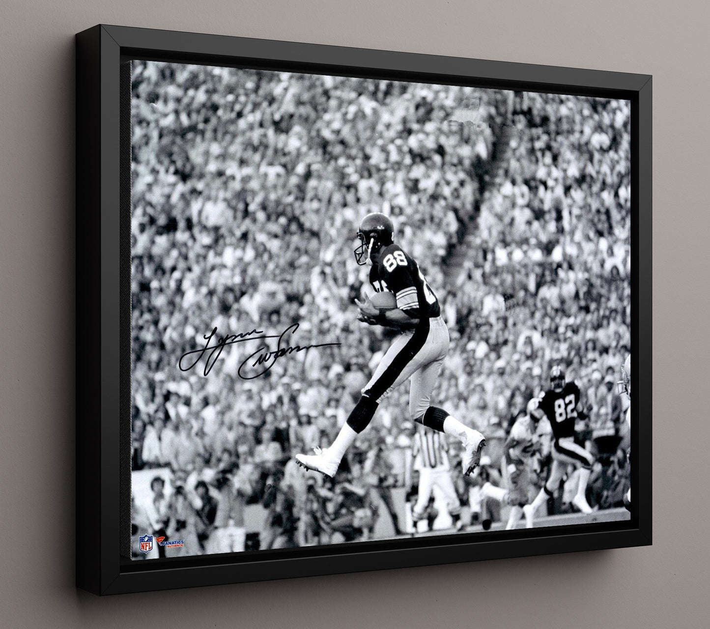 Lynn Swann - Legendary Leap Vintage Football Wall Art - 16x20 Framed Canvas football decor