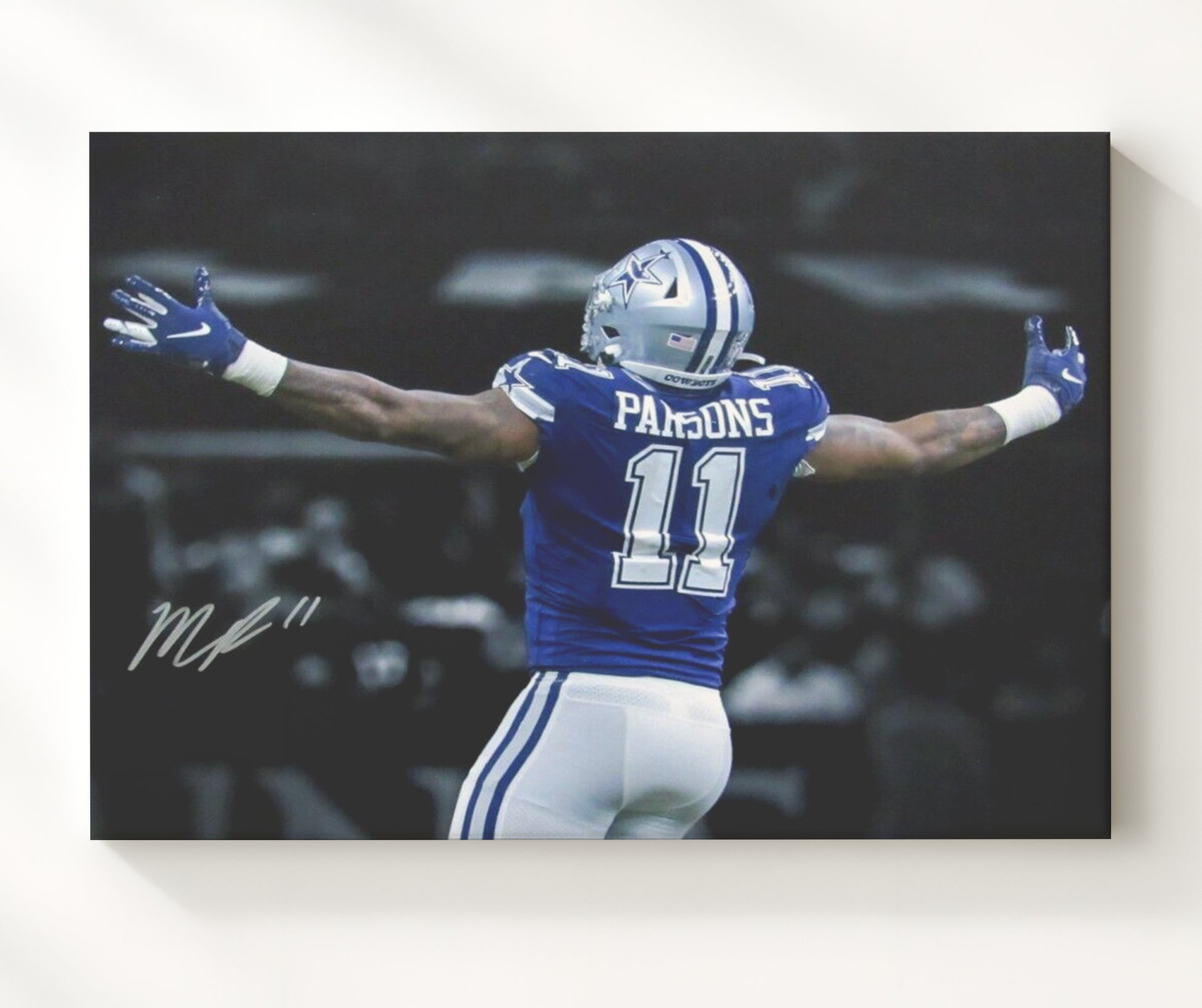 Micah Parsons - Dallas Football Defensive Celebration Arms Raised Vintage Football Wall Art - 20x24 Canvas football decor