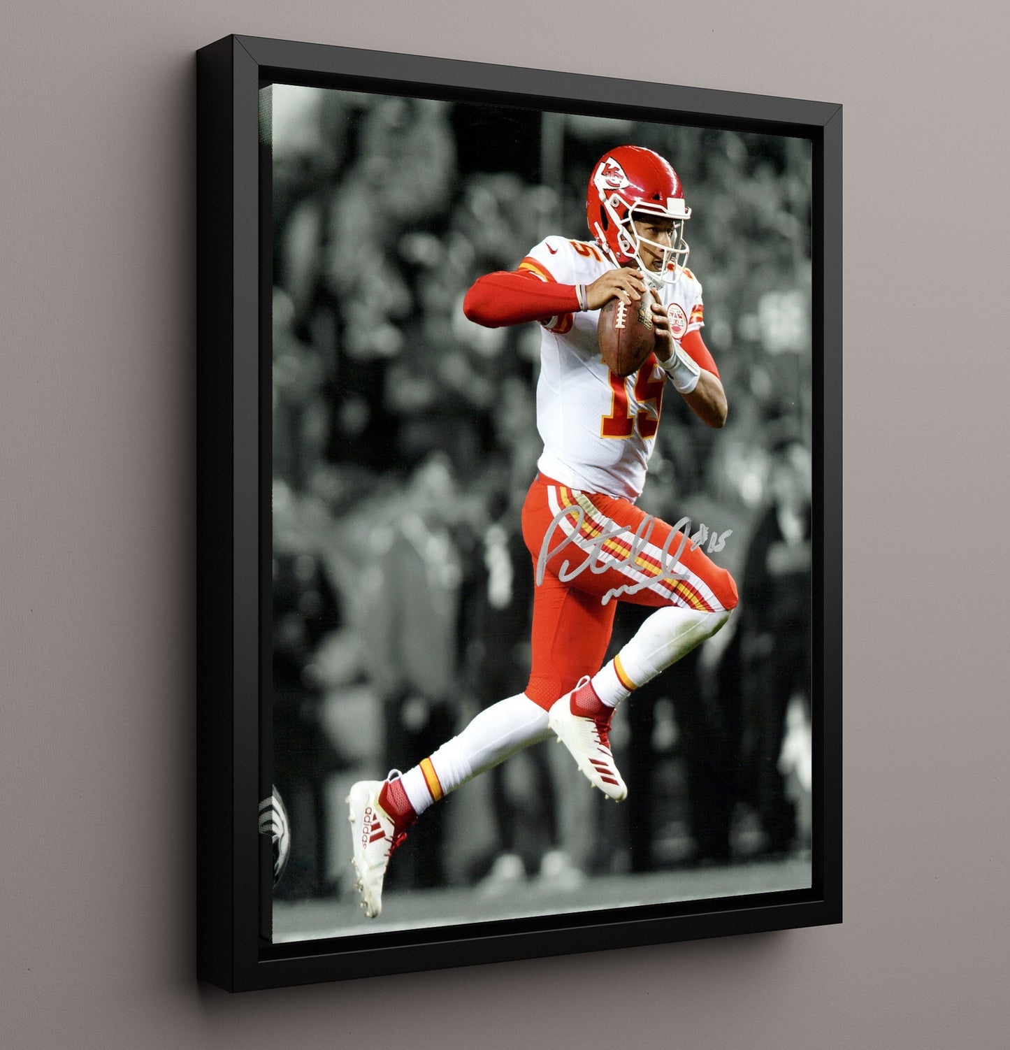 Patrick Mahomes - Showtime Performance football wall art 16x20 Framed Canvas