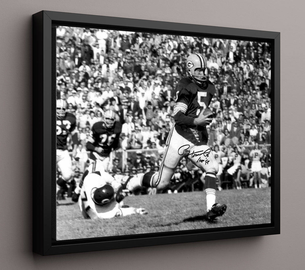 Paul Hornung - Green Bay Football Running Play Black-and-White 1960s football wall art 16x20 Framed Canvas