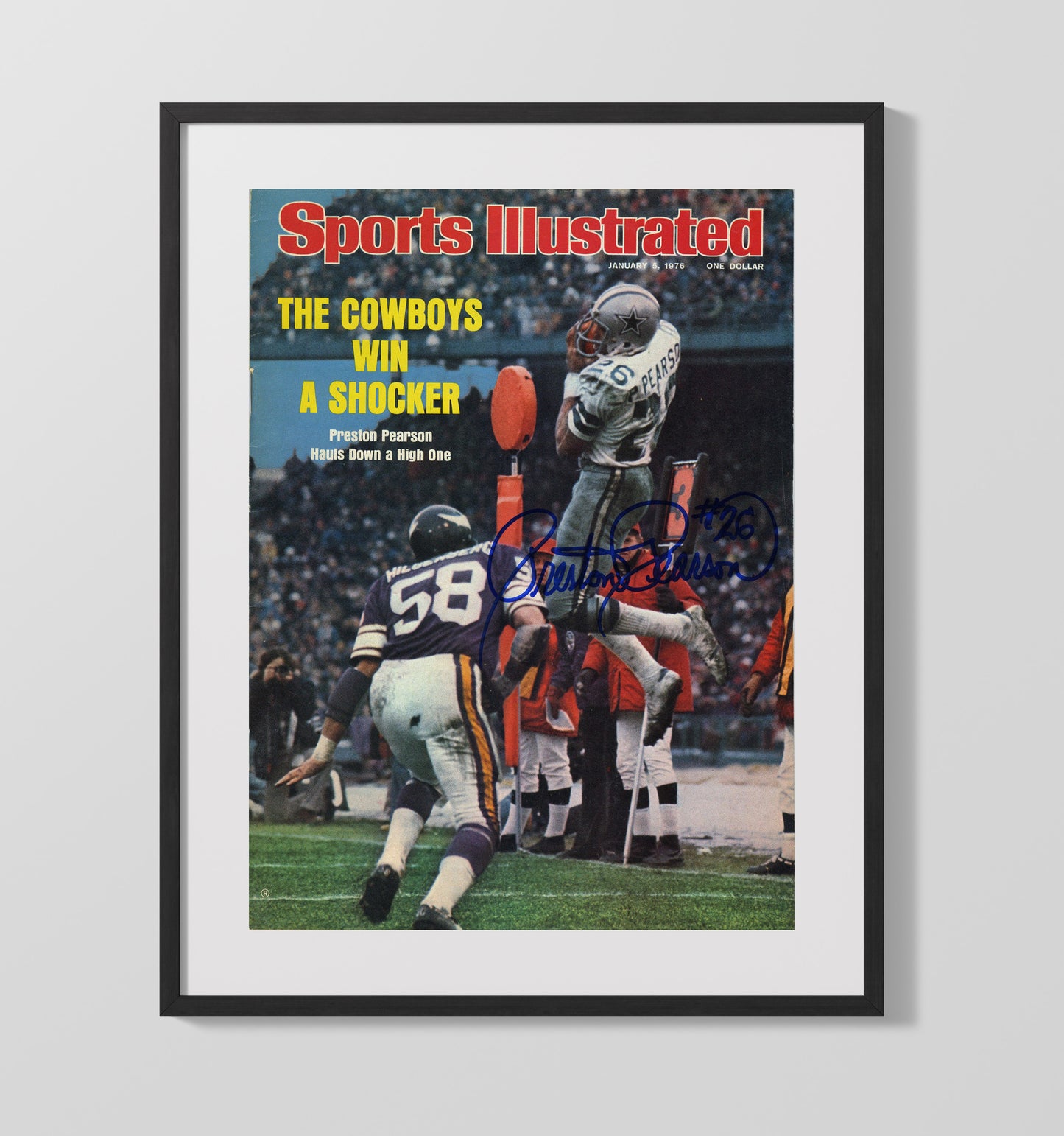 Preston Pearson - Dallas football Leaping Catch NFC Championship 1976 SI Cover football wall art 16x20 Gallery Frame