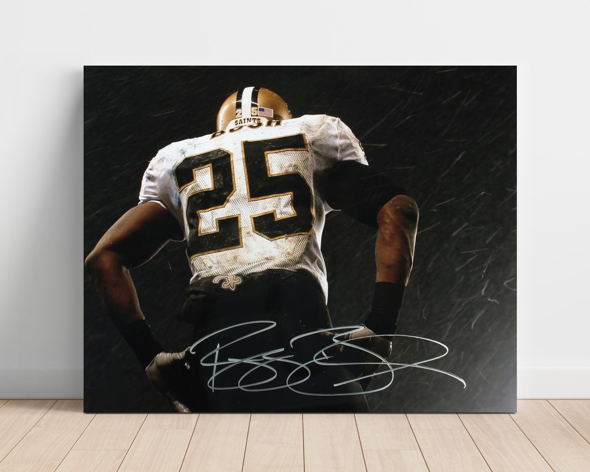 Reggie Bush - New Orleans Football Running Back Rain Game Game Action football wall art 16x20 Unframed Print