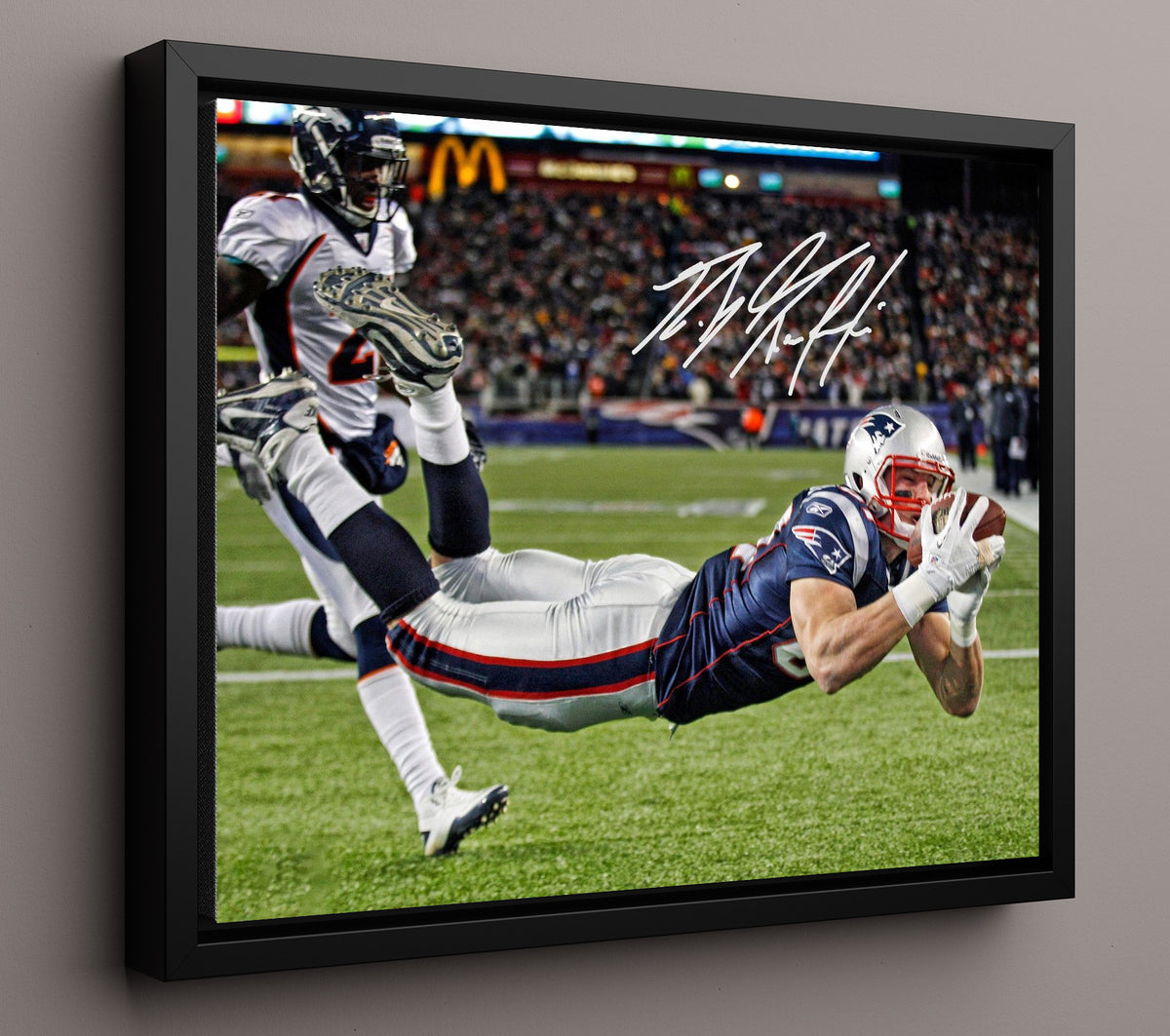 Rob Gronkowski - Diving Patriot Grab football wall art 16x20 Framed Canvas