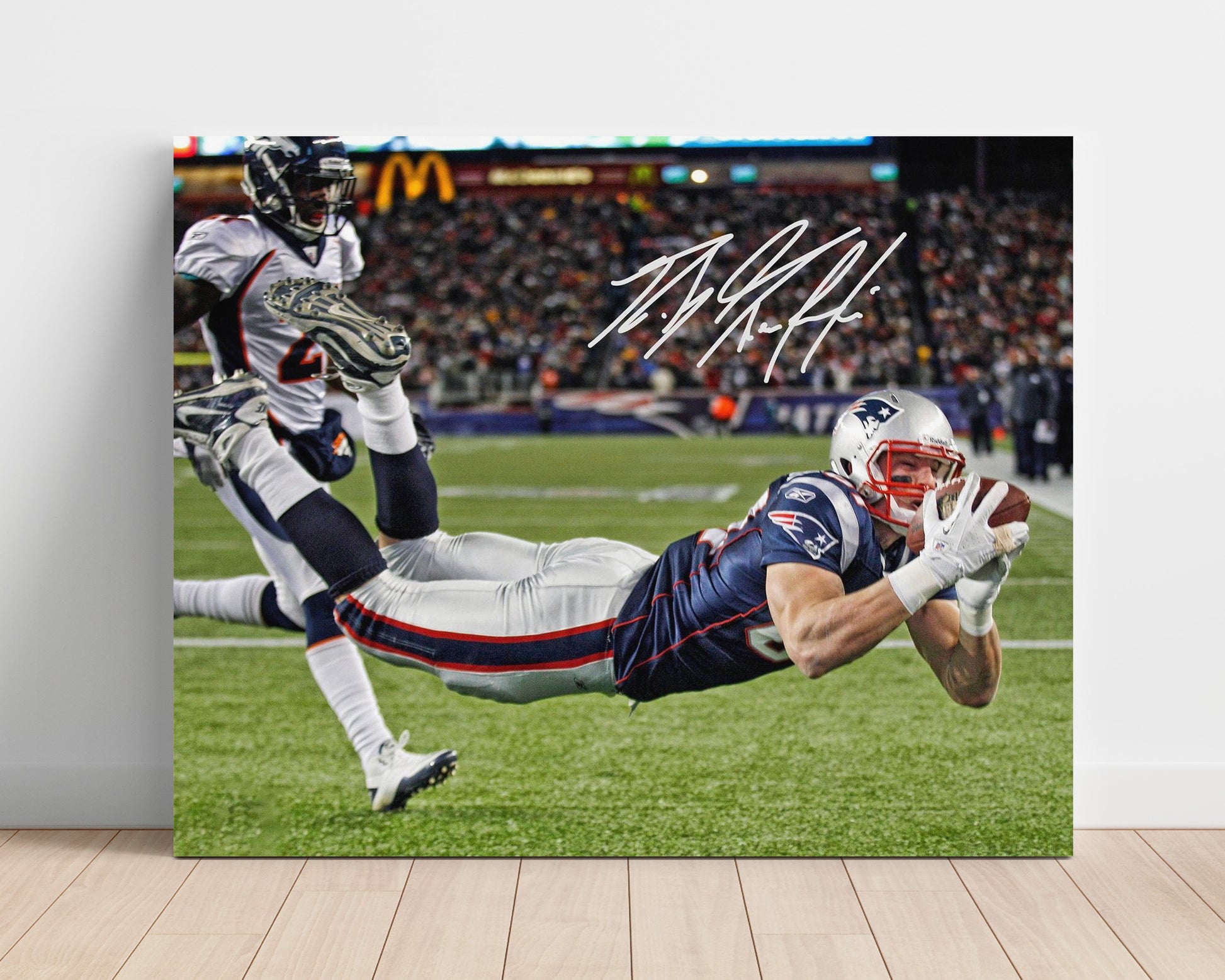 Rob Gronkowski - Diving Patriot Grab football wall art 16x20 Unframed Print