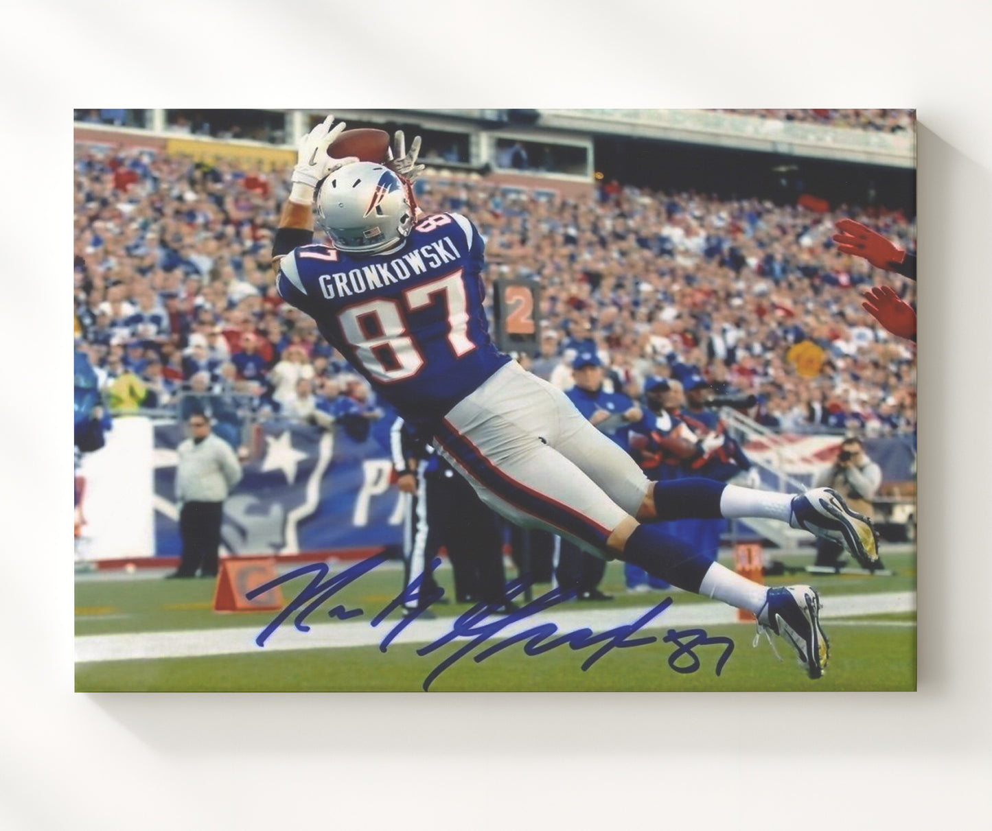 Rob Gronkowski - New England Football Leaping Catch football wall art 20x24 Canvas