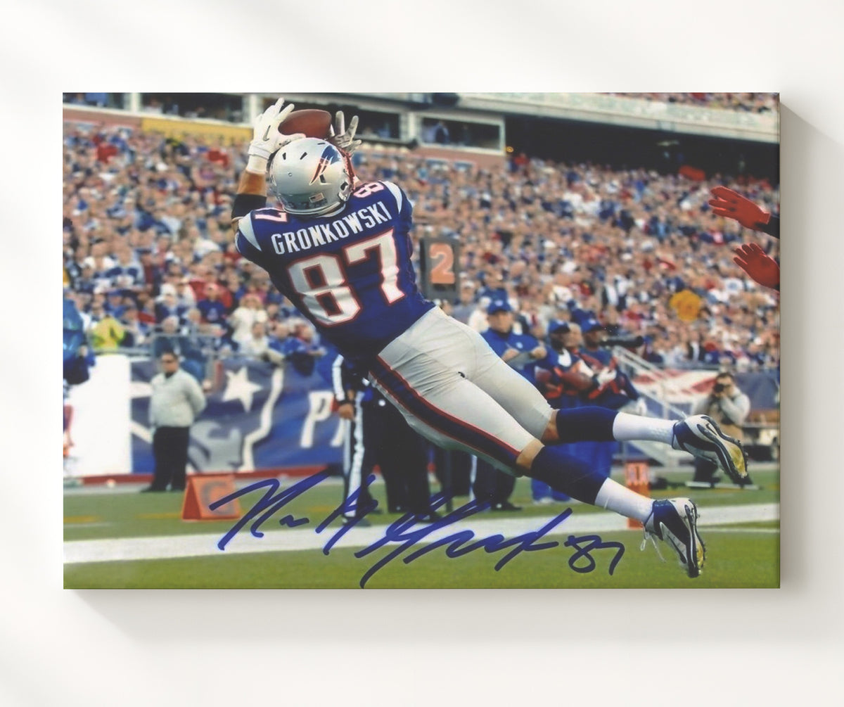Rob Gronkowski - New England Football Leaping Catch football wall art 20x24 Canvas