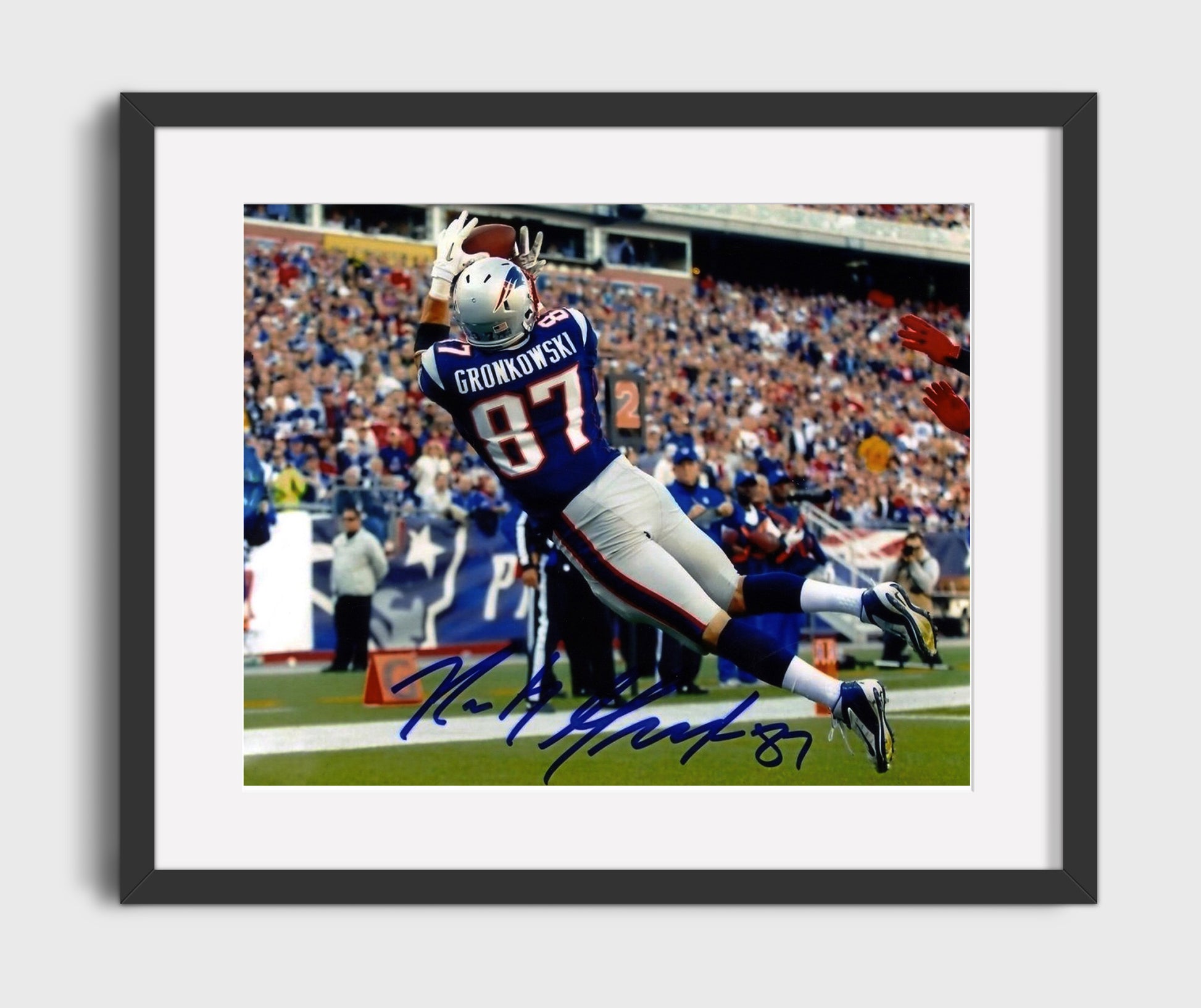 Rob Gronkowski - New England Football Leaping Catch football wall art 16x20 Gallery Frame