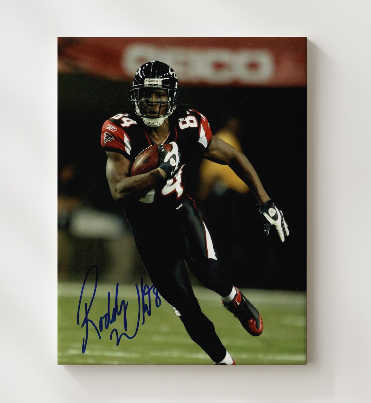 Roddy White - Atlanta football Receiver Running With Ball Downfield football wall art 20x24 Canvas
