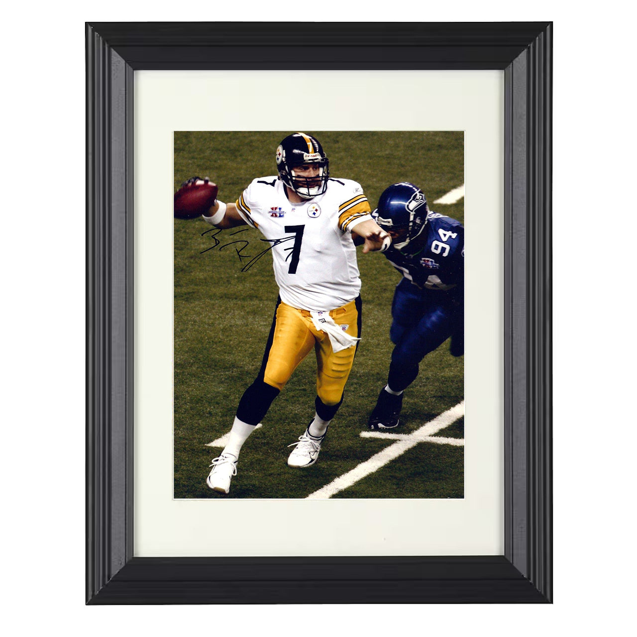Roethlisberger – Pittsburgh QB Passing Play – 8x10 black beveled framed football wall art