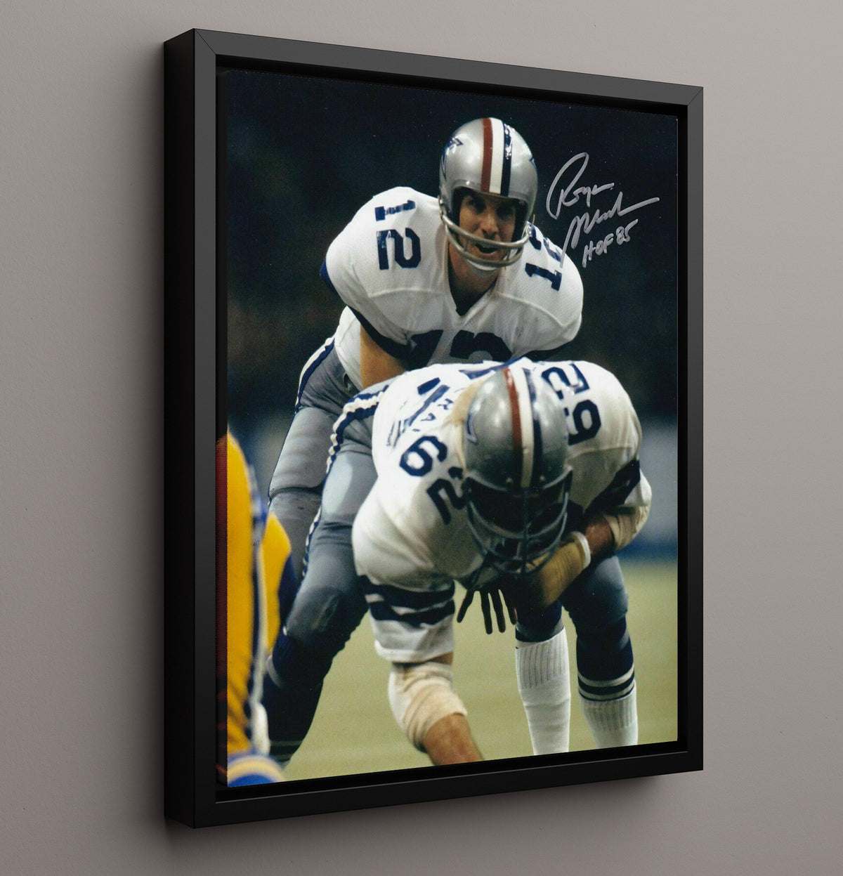 Roger Staubach - Dallas football Hall Of Fame QB Under Center football wall art 16x20 Framed Canvas