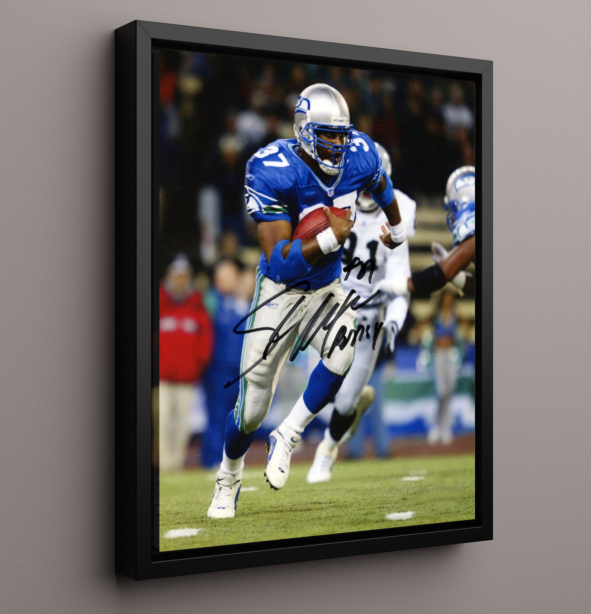 Shaun Alexander - MVP Run football wall art 16x20 Framed Canvas