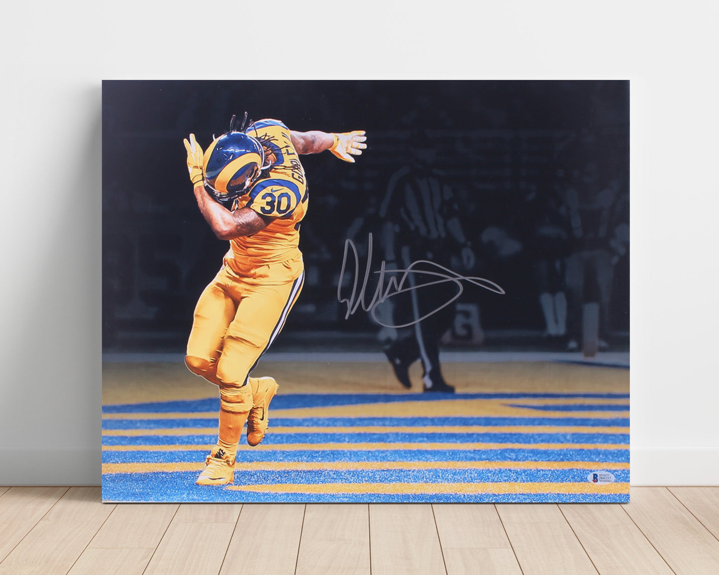 Todd Gurley - Los Angeles Football Dabbing Celebration football wall art 16x20 Unframed Print