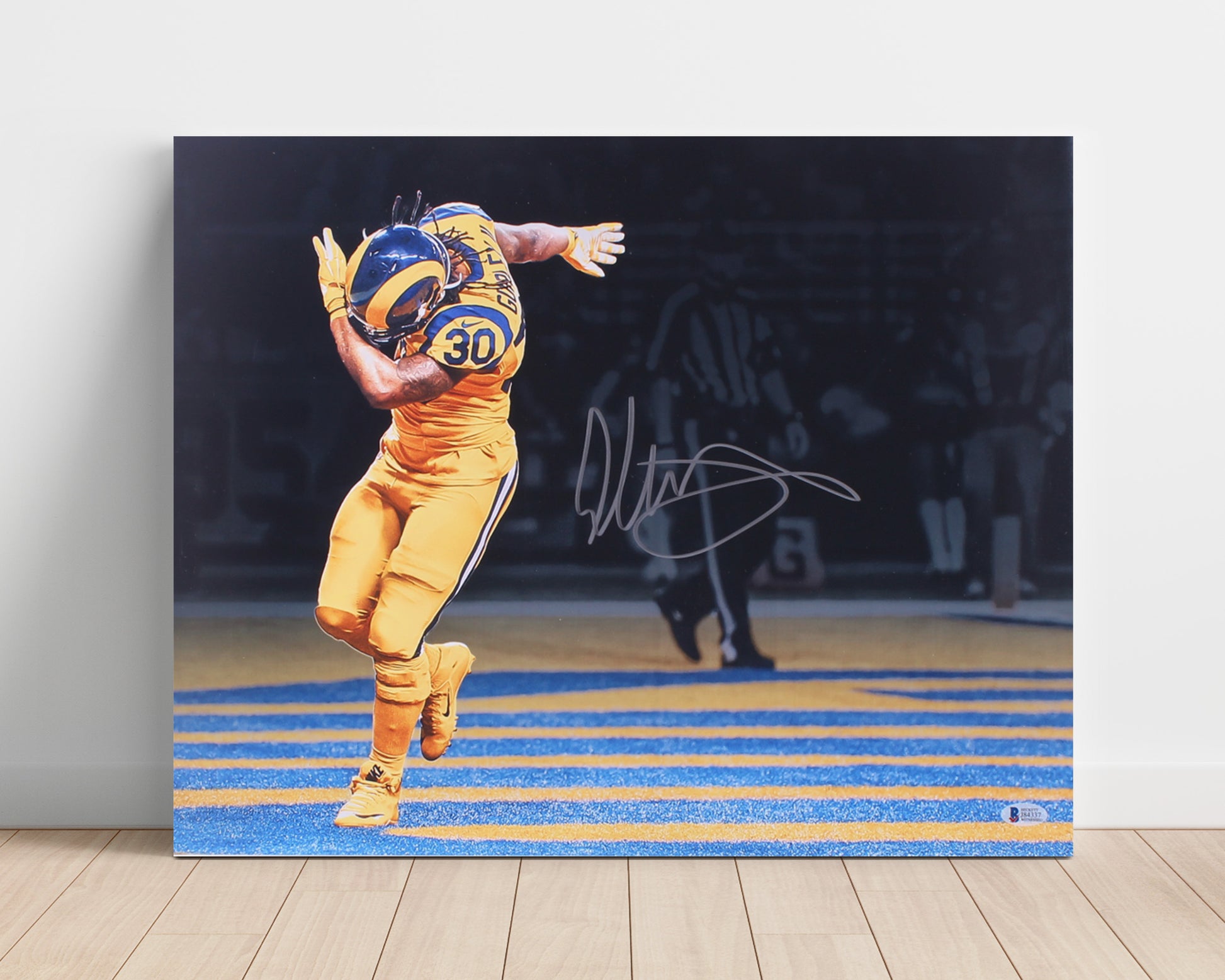 Todd Gurley - Los Angeles Football Dabbing Celebration football wall art 16x20 Unframed Print