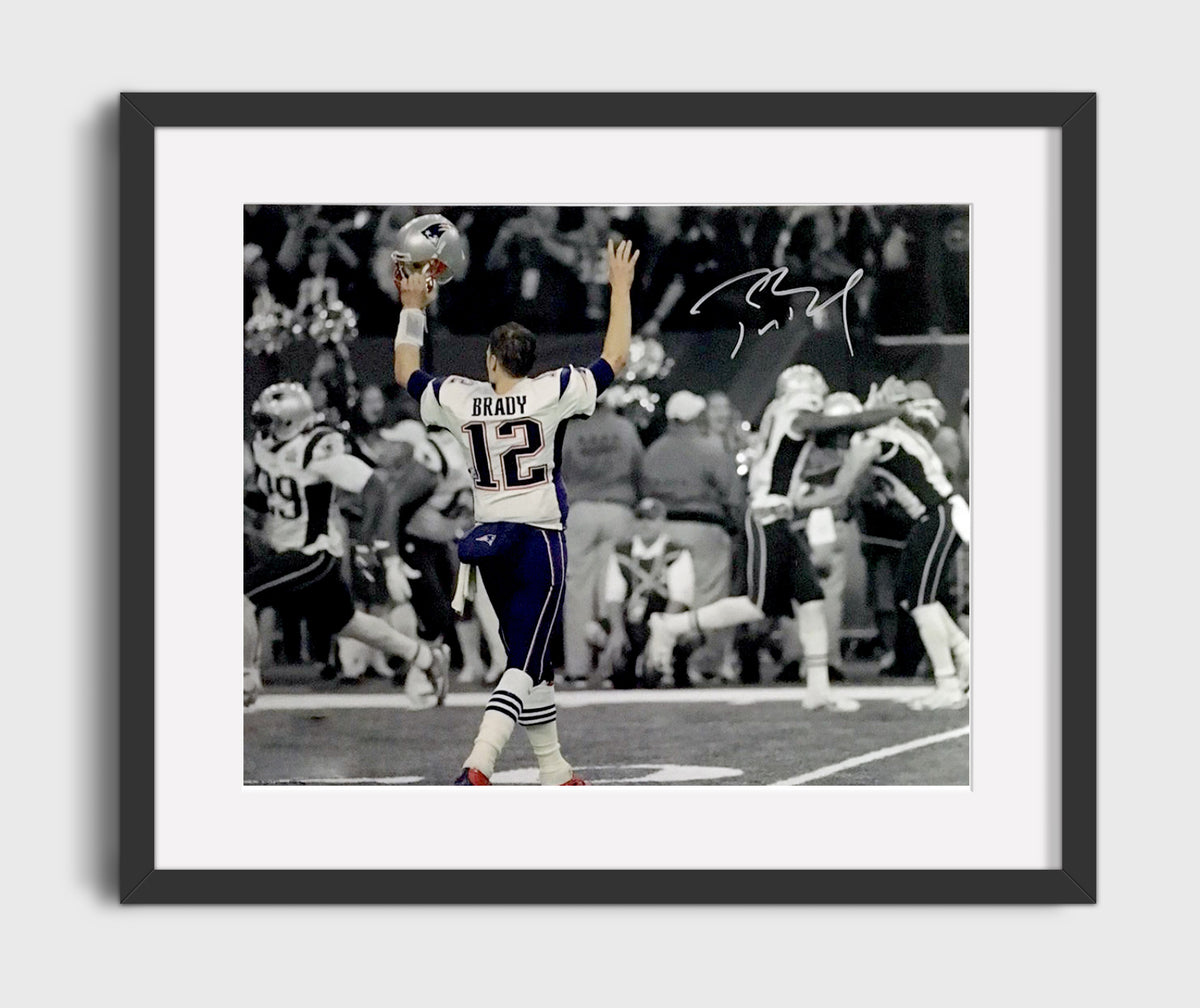 Tom Brady - New England Football Super Bowl LI Touchdown Celebration 2017 football wall art 16x20 Gallery Frame