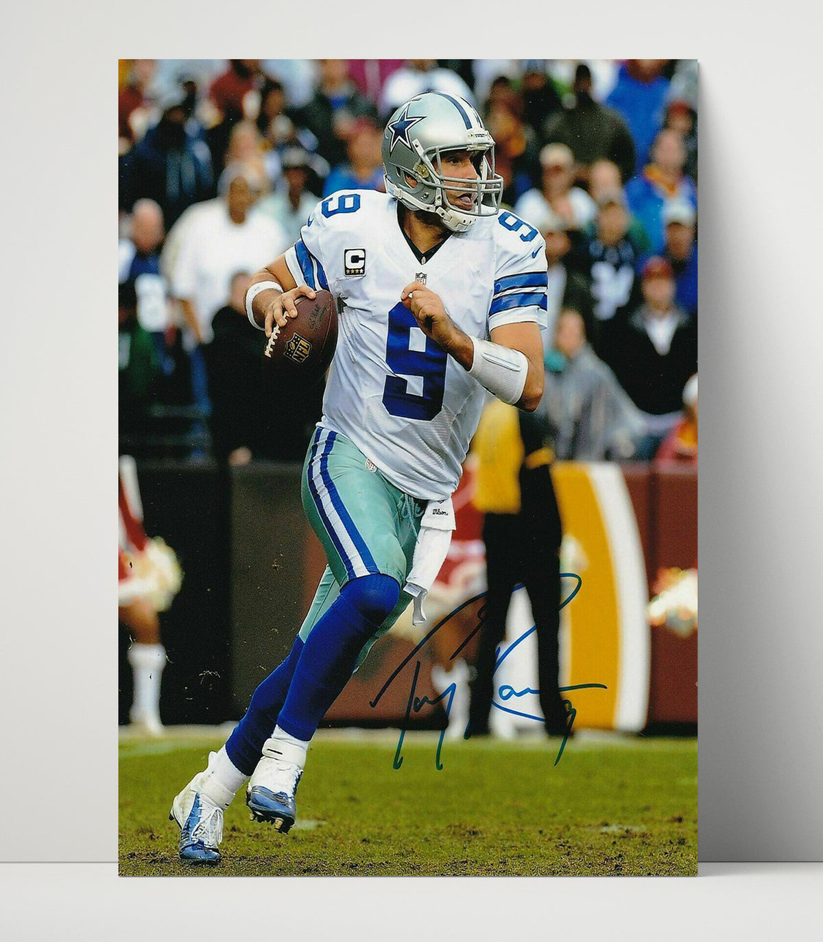 Tony Romo - Dallas football Quarterback Scramble Run football wall art 16x20 Unframed Print