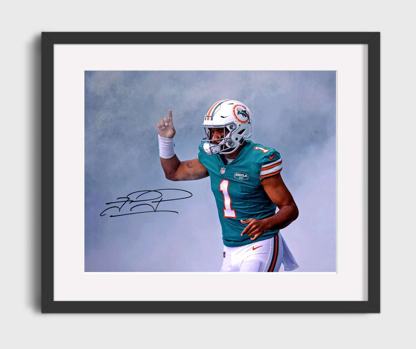 Tua Tagovailoa - Fins Up football wall art 16x20 Gallery Frame