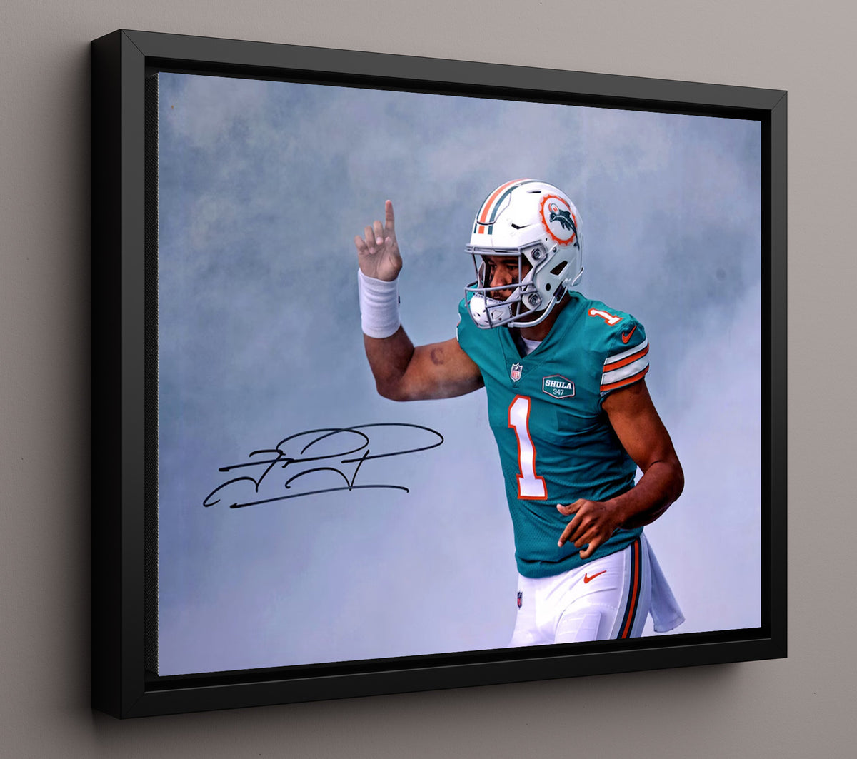 Tua Tagovailoa - Fins Up football wall art 16x20 Framed Canvas