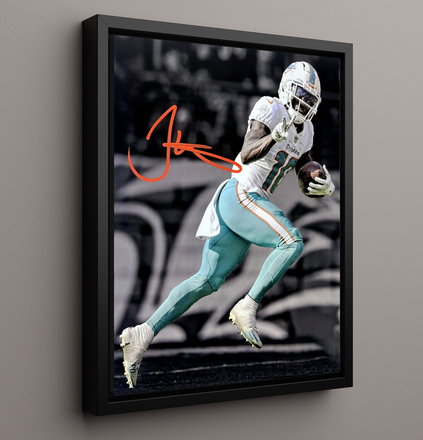 Tyreek Hill - Miami football Receiver Peace Sign Run Celebration football wall art 16x20 Framed Canvas
