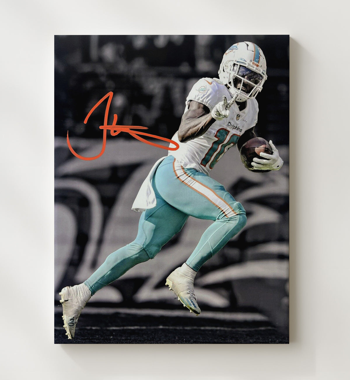 Tyreek Hill - Miami football Receiver Peace Sign Run Celebration football wall art 20x24 Canvas