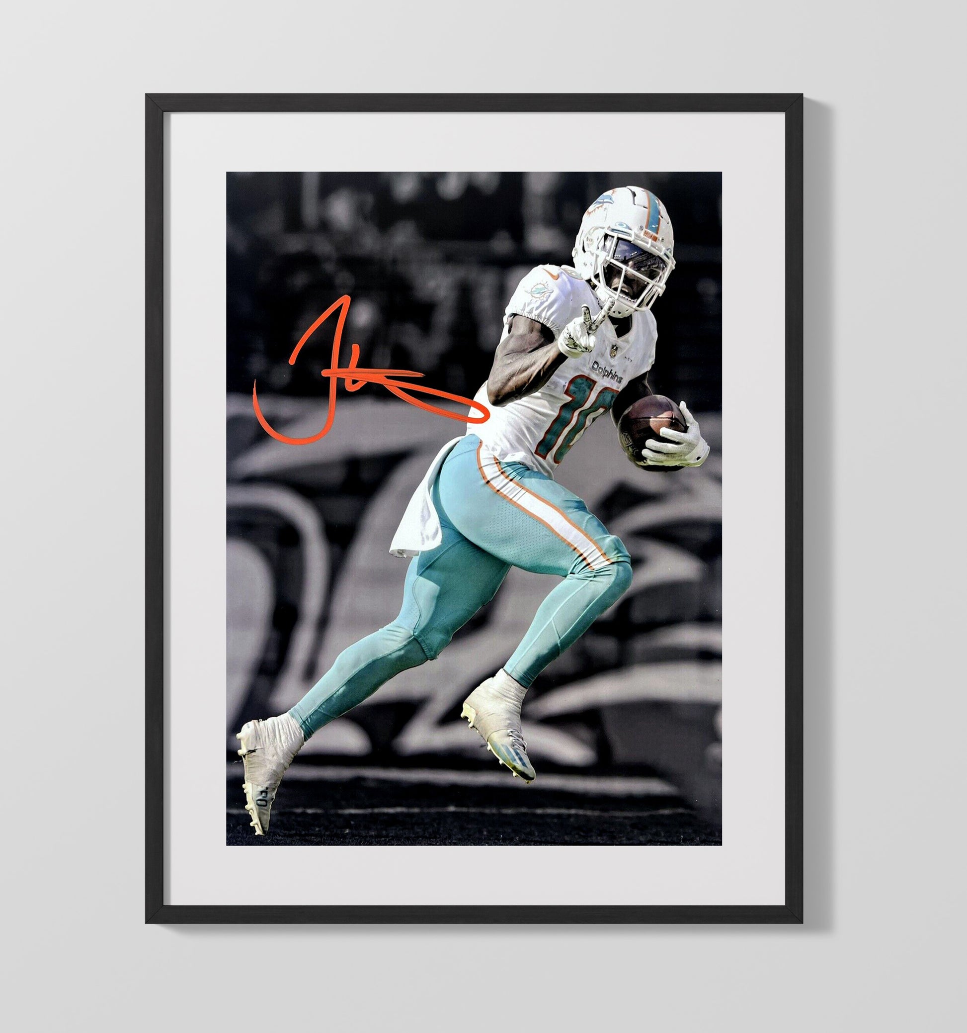 Tyreek Hill - Miami football Receiver Peace Sign Run Celebration football wall art 16x20 Gallery Frame