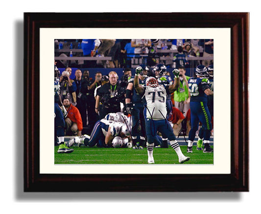 Vince Wilfork - New England Football Super Bowl Celebration Arms Raised 2015 football wall art 8x10 Beveled Frame