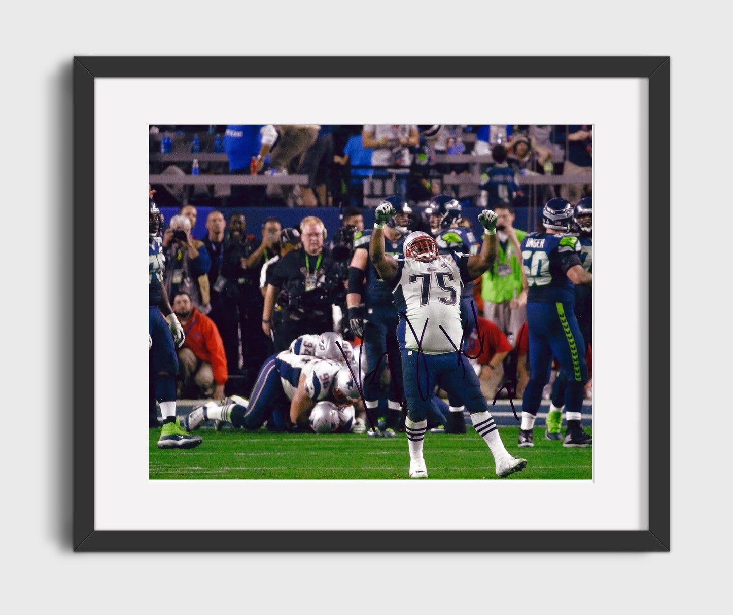 Vince Wilfork - New England Football Super Bowl Celebration Arms Raised 2015 football wall art 16x20 Gallery Frame