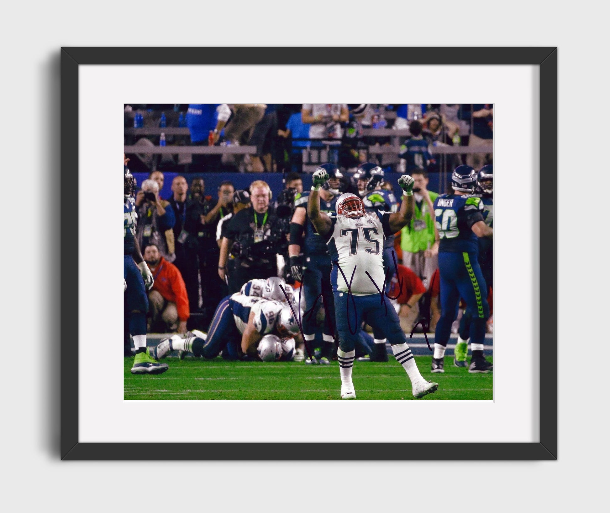 Vince Wilfork - New England Football Super Bowl Celebration Arms Raised 2015 football wall art 16x20 Gallery Frame