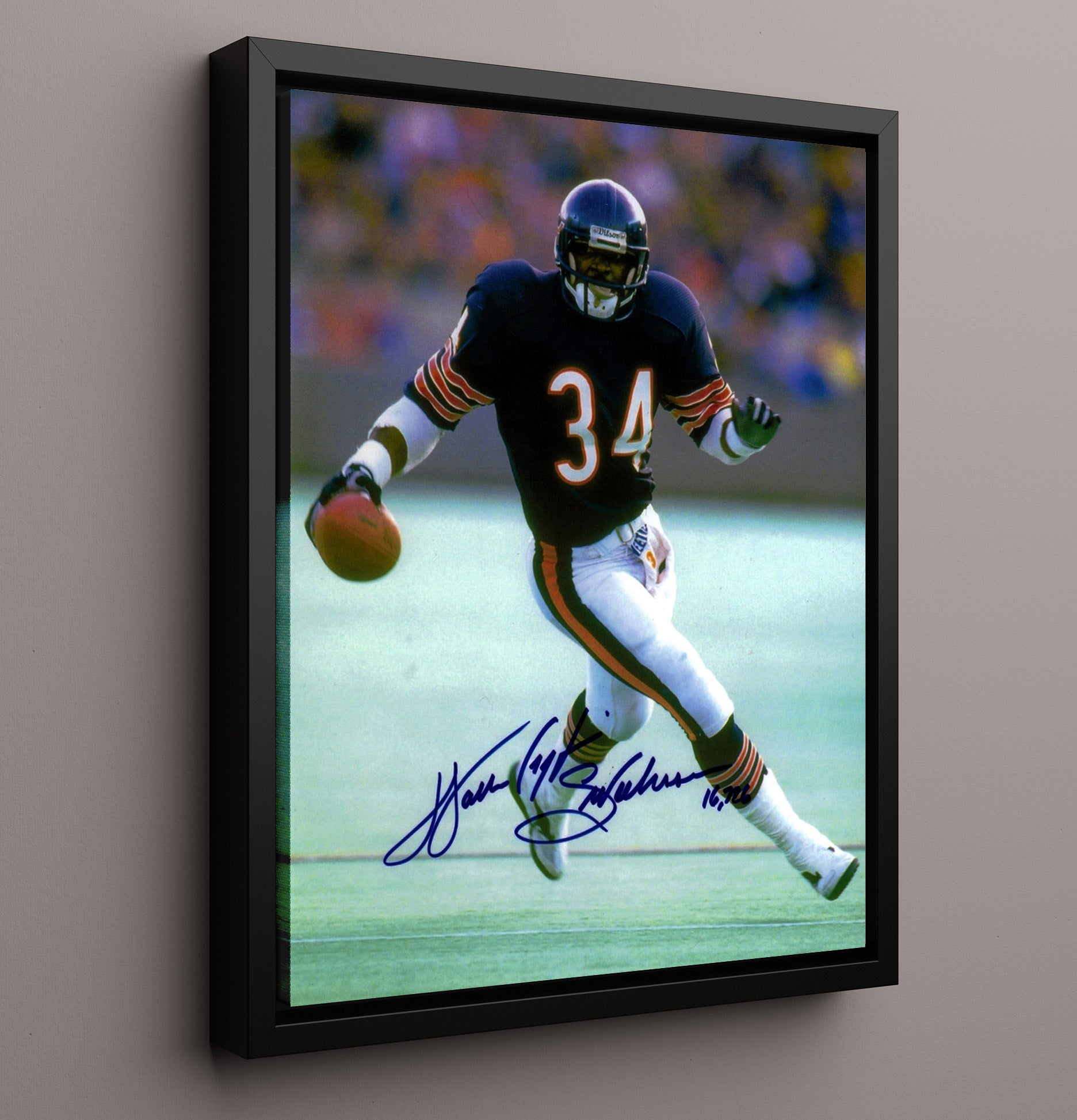 Walter Payton - Sweetness in Motion football wall art 16x20 Framed Canvas