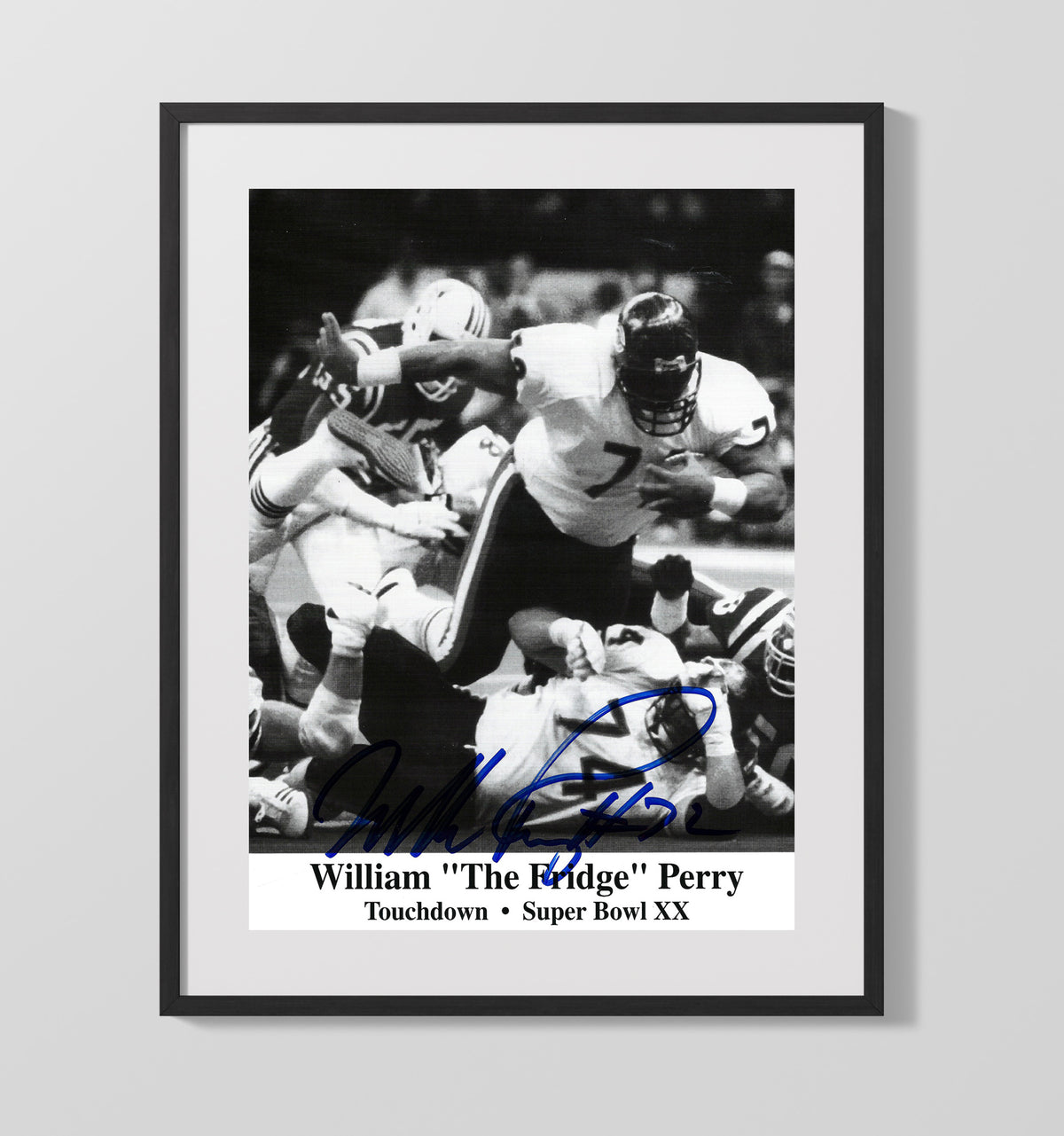 William Perry - Chicago football Super Bowl XX Touchdown 1986 football wall art 16x20 Gallery Frame
