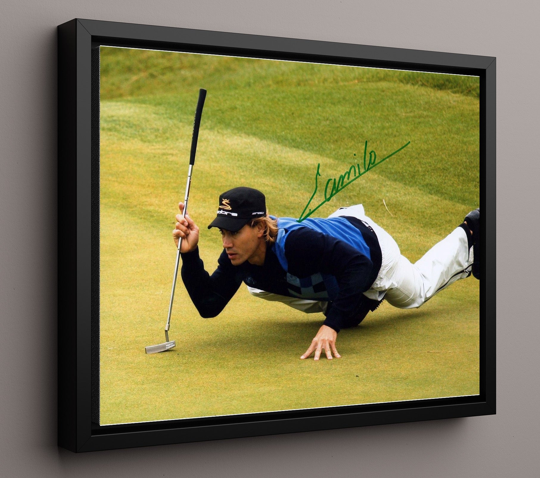 Camilo Villegas - Augusta Green Reading Pose golf wall art 16x20 Framed Canvas