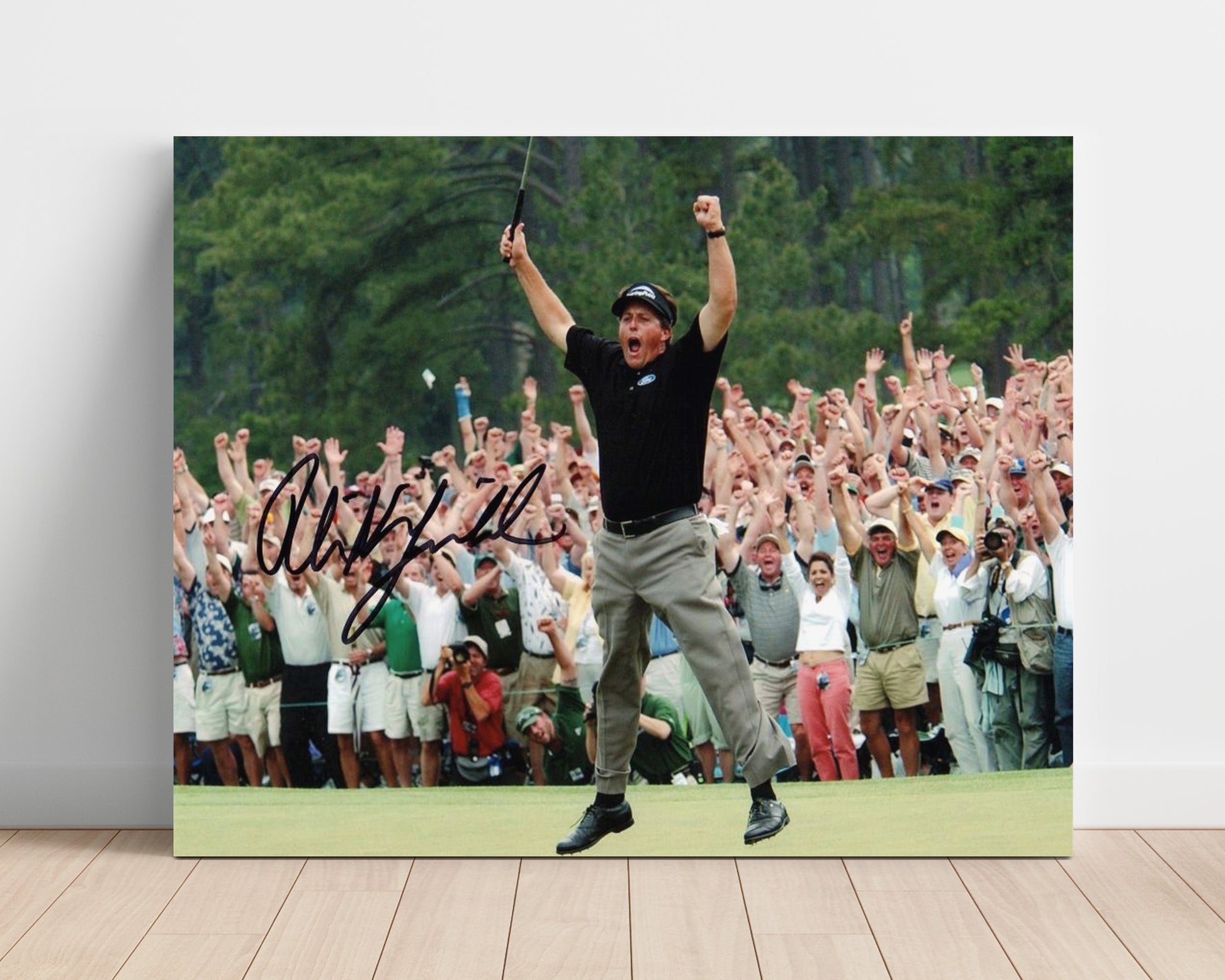 Phil Mickelson - Augusta Victory Leap 2004 golf wall art 16x20 Unframed Print