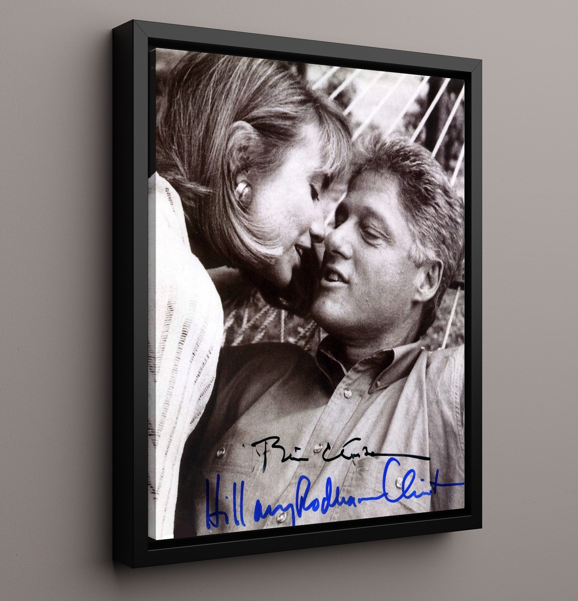 Historical - Bill Clinton And Hillary Clinton - Intimate Portrait Moment History Wall Art