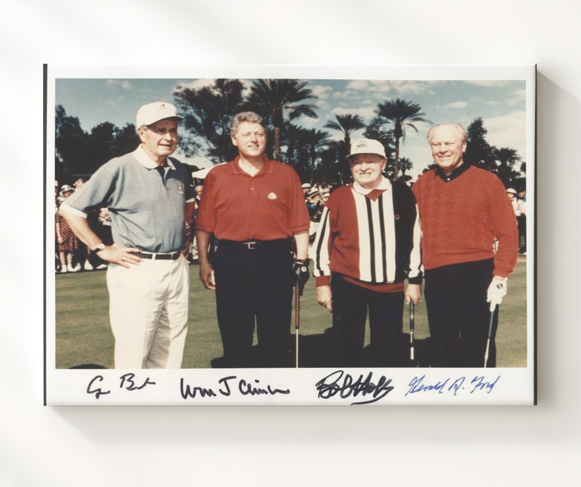 Historical - Bob Hope With George H.W. Bushbill Clinton And Gerald Ford - Presidents Golf Gathering - Landscape History Wall Art
