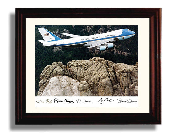Historical - Jimmy Carterronald Reaganbill Clintongeorge W. Bush And Barack Obama - Air Force One Over Mount Rushmore - Landscape History Wall Art