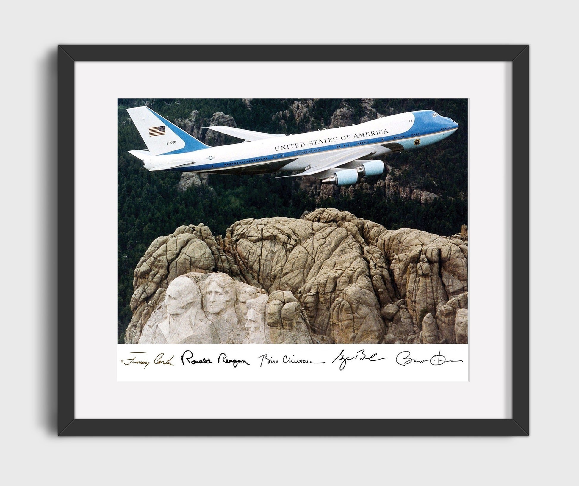 Historical - Jimmy Carterronald Reaganbill Clintongeorge W. Bush And Barack Obama - Air Force One Over Mount Rushmore - Landscape History Wall Art