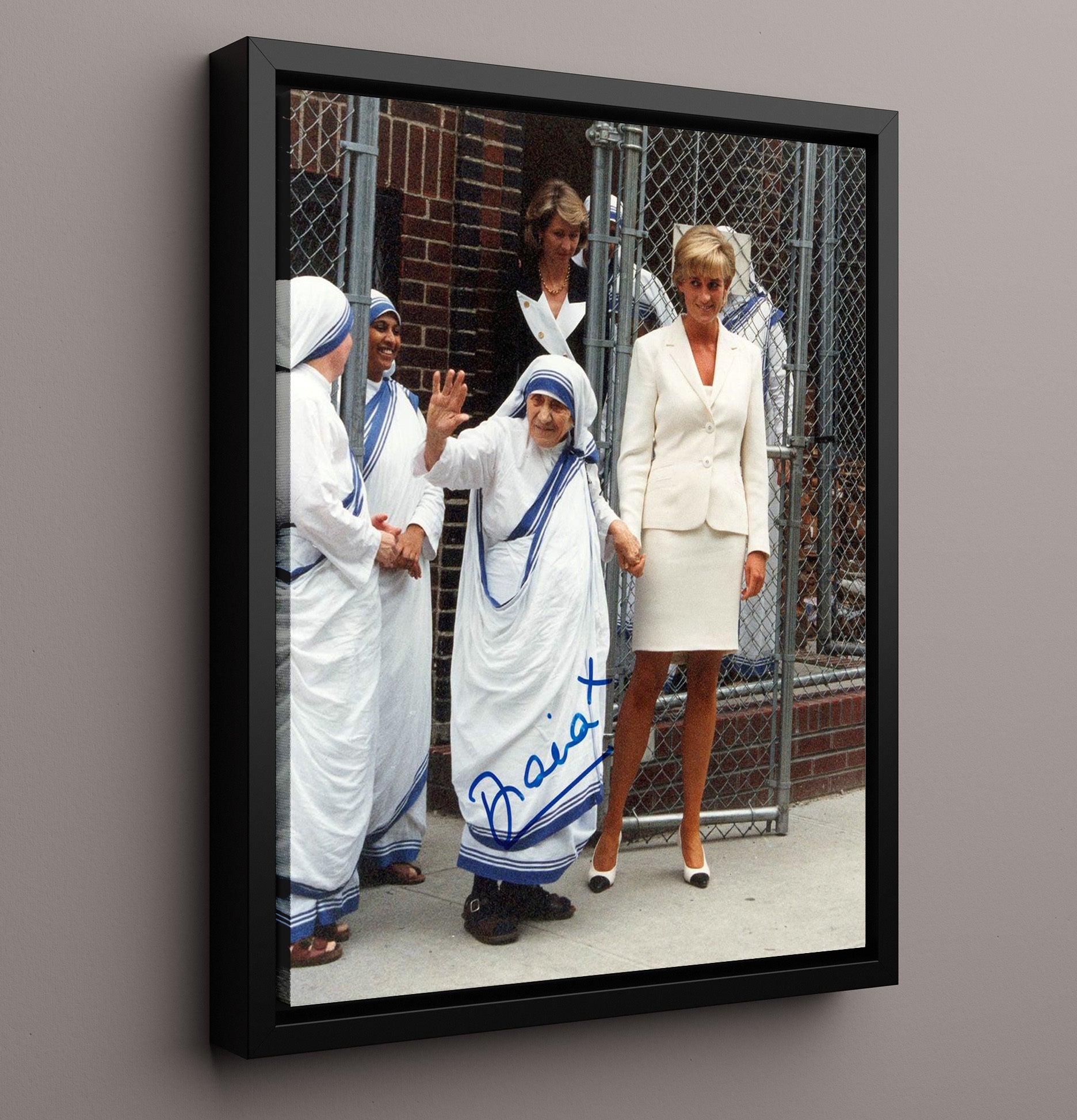 Historical - Princess Diana And Mother Teresa - Humanitarian Visit 1990S History Wall Art