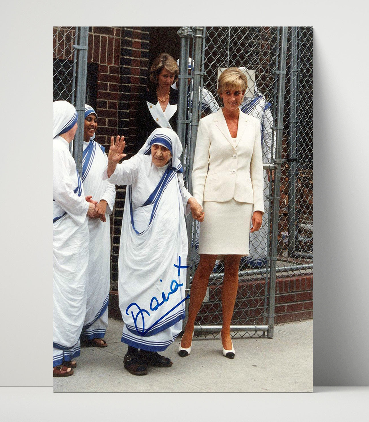 Historical - Princess Diana And Mother Teresa - Humanitarian Visit 1990S History Wall Art
