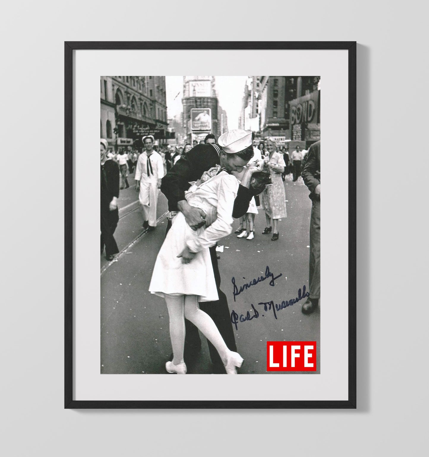 Historical - Times Square V-J Day Kiss - Alfred Eisenstaedt Photo 1945 History Wall Art