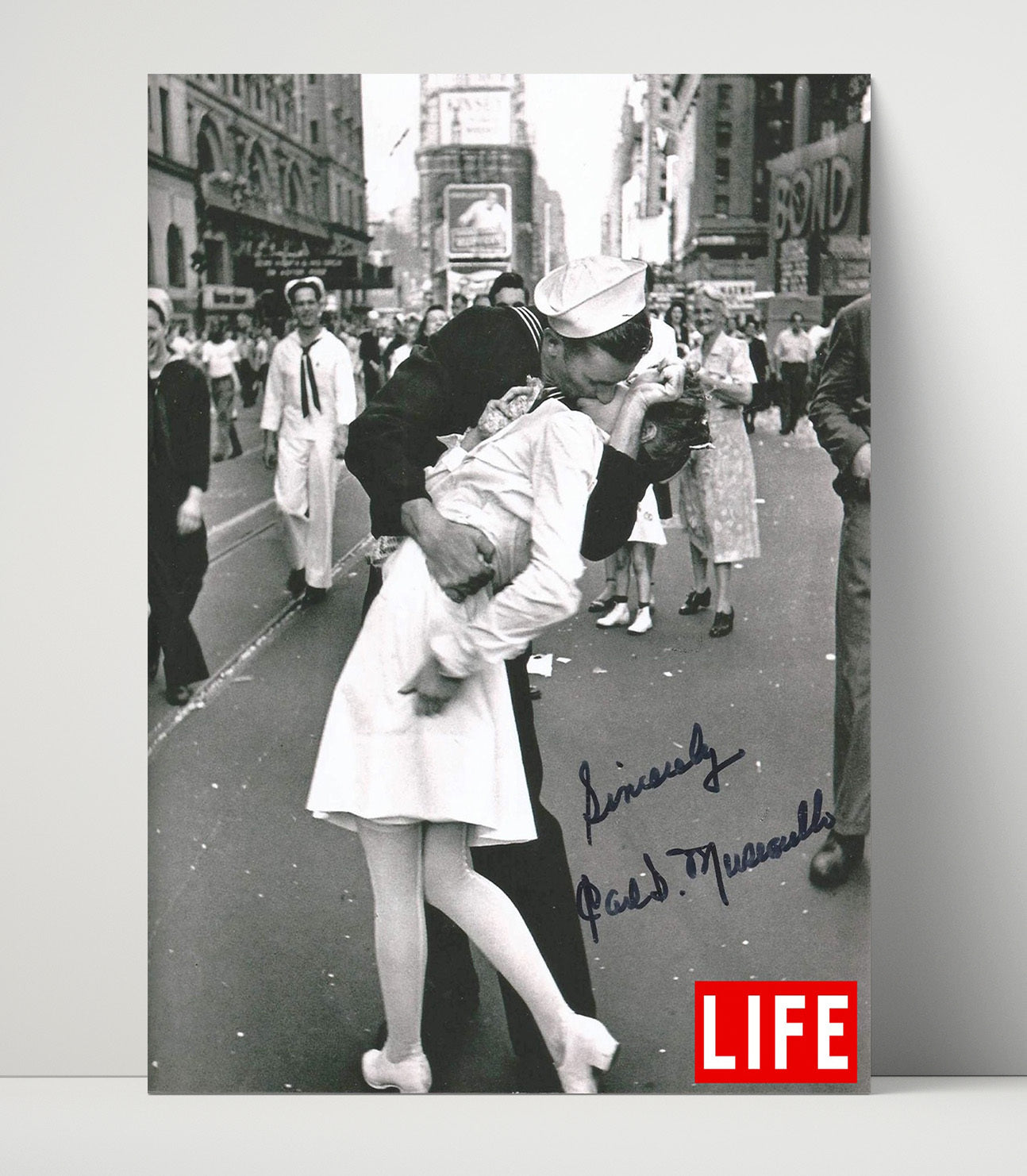 Historical - Times Square V-J Day Kiss - Alfred Eisenstaedt Photo 1945 History Wall Art