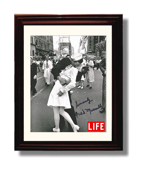 Historical - Times Square V-J Day Kiss - Alfred Eisenstaedt Photo 1945 History Wall Art