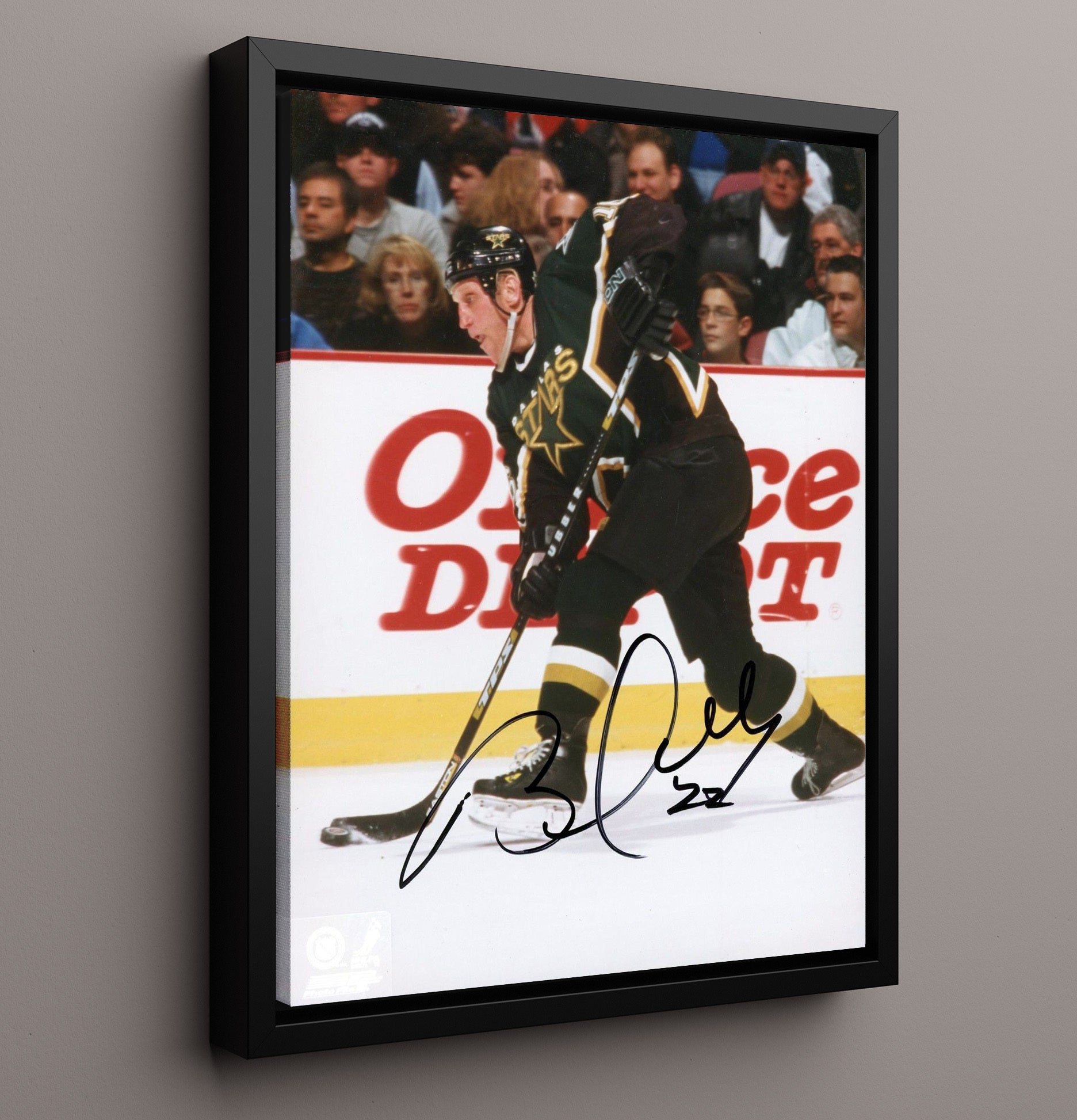 Brett Hull - Dallas Hockey Slap Shot Scoring Legend Hockey Wall Art - hockey wall art print