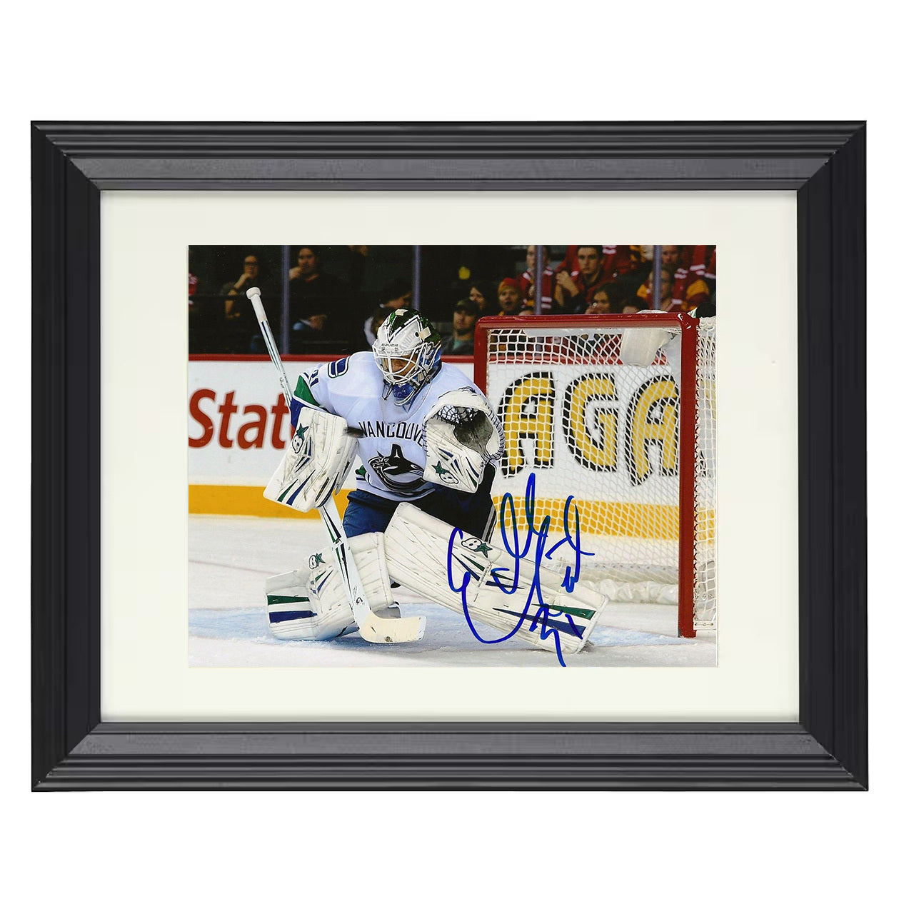 Eddie Lack – Vancouver Goalie Ready Stance 8x10 matted black framed hockey wall art