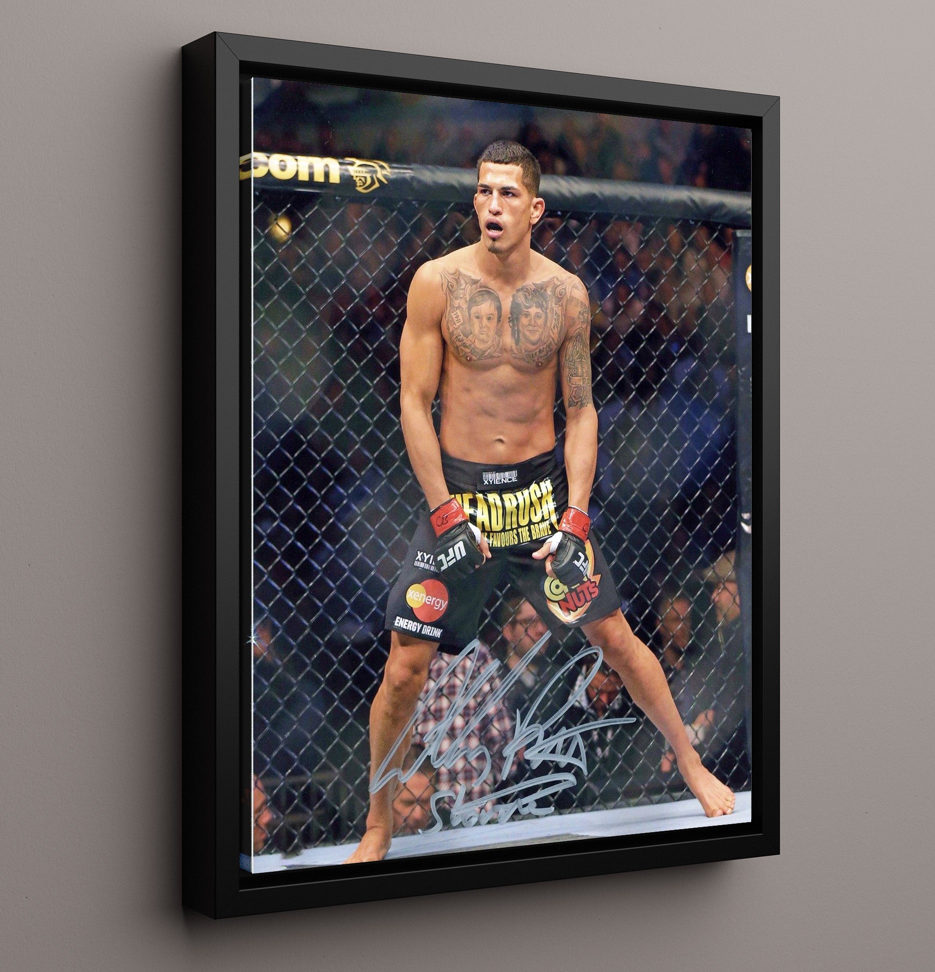 Anthony Pettis - Cage Ready Stance MMA Wall Art 16x20 Framed Canvas wall art print – MMA Wall Art decor