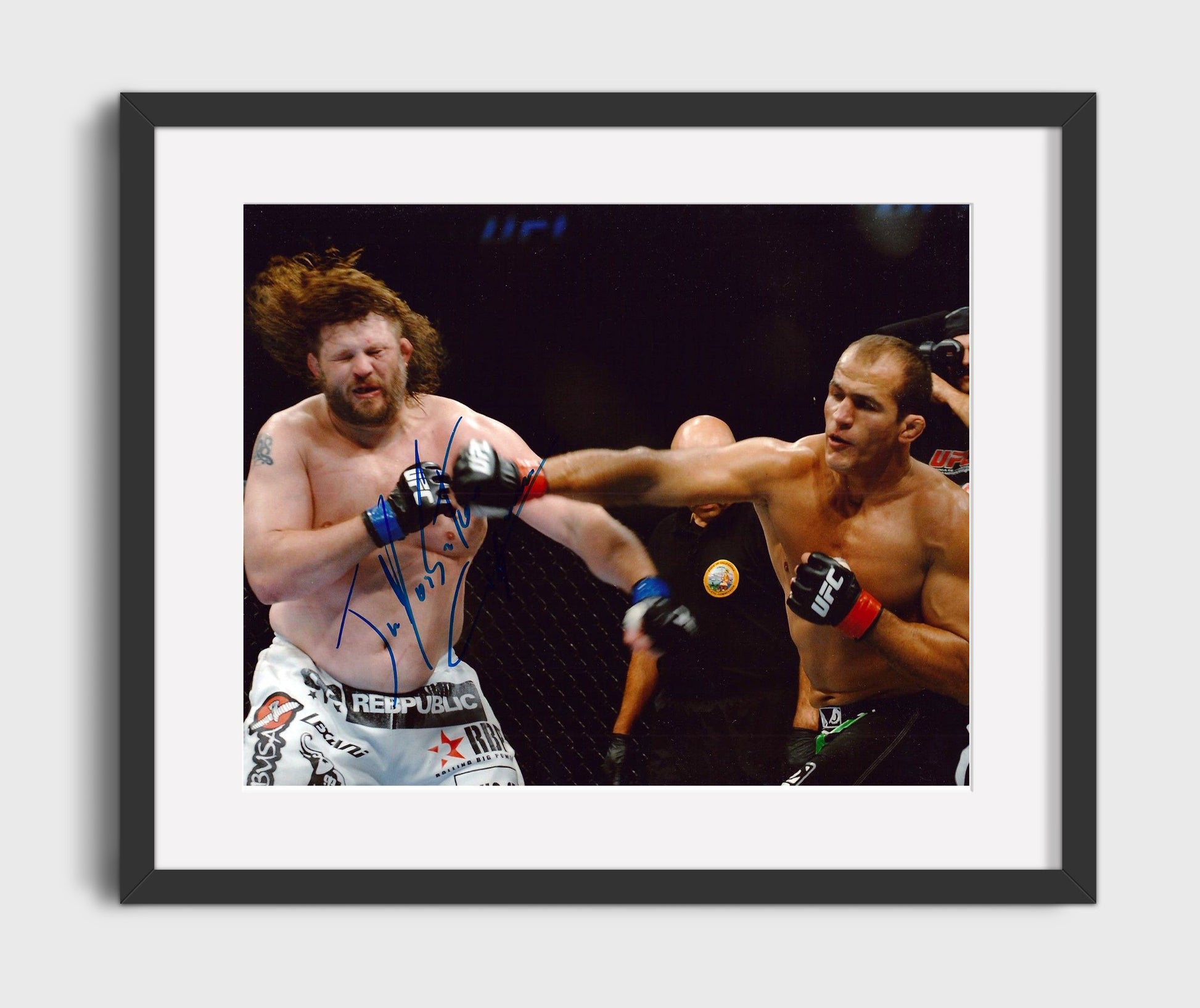 Junior Dos Santos - Republic Shorts Fight Exchange MMA Wall Art 16x20 Gallery Frame wall art print – MMA Wall Art decor
