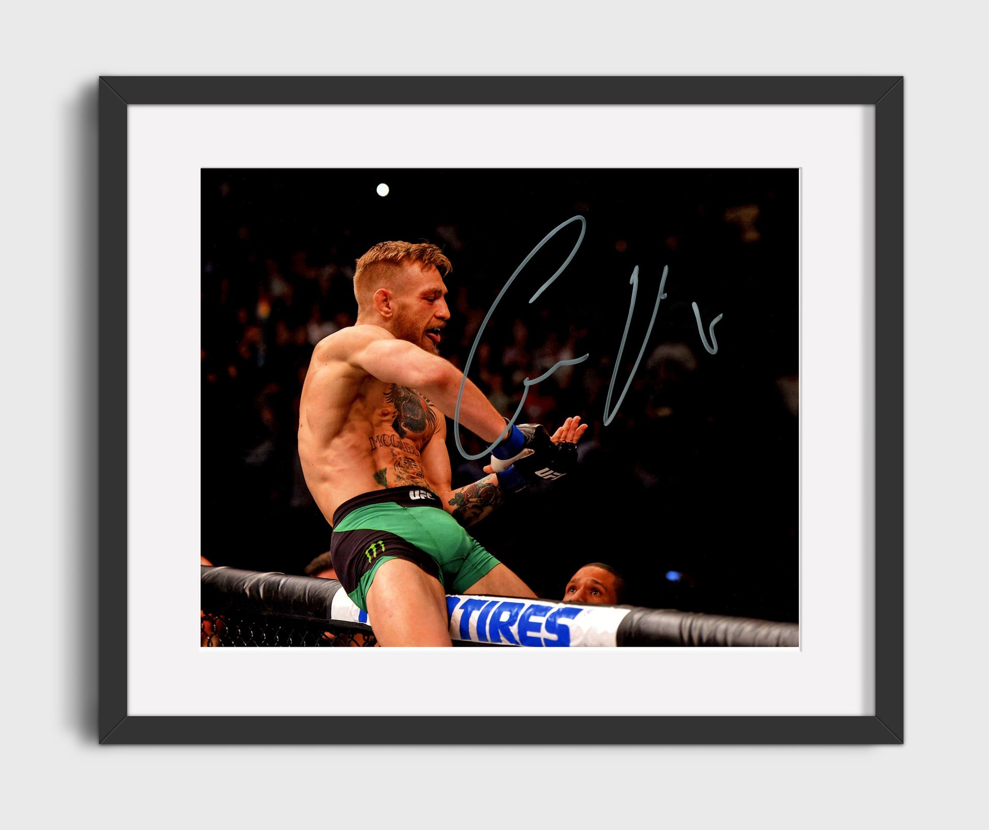 McGregor - Cage Celebration Pose MMA Wall Art 16x20 Gallery Frame wall art print – MMA Wall Art decor