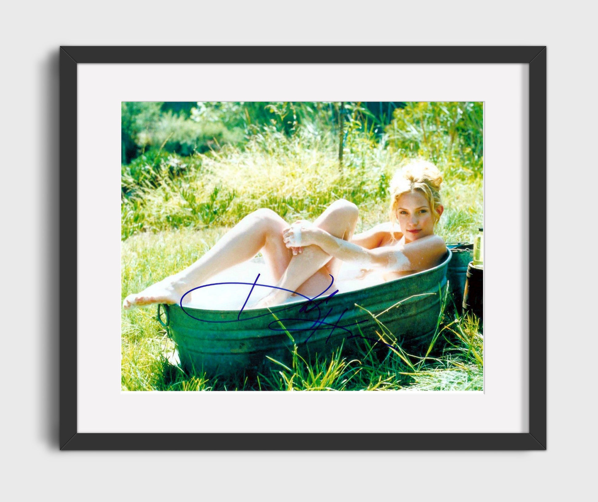Almost Famous - Kate Hudson - Penny Lane - Sunlit bath serenity Vintage Movie Wall Art - 16x20 Gallery Frame movie decor