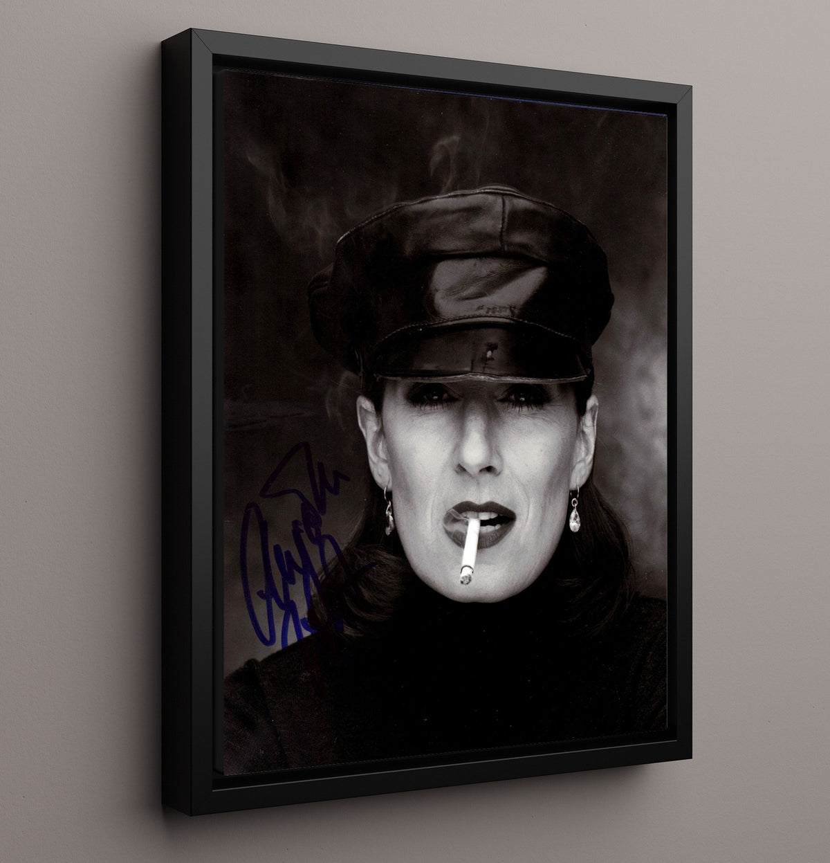 Anjelica Huston - Studio Photograph movie wall art 16x20 Framed Canvas