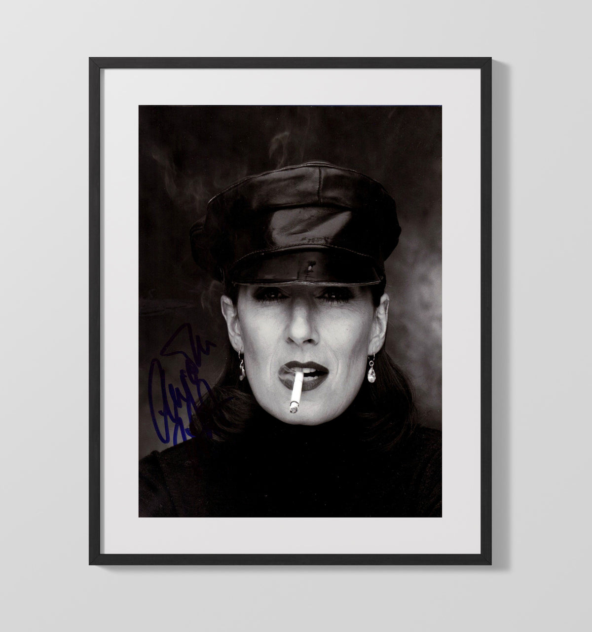 Anjelica Huston - Studio Photograph movie wall art 16x20 Gallery Frame